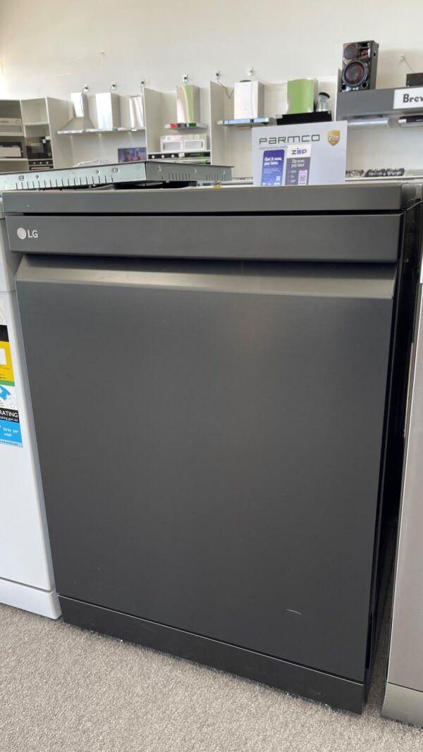 LG 15 Place QuadWash Dishwasher in Matte Black Finish - Image 6