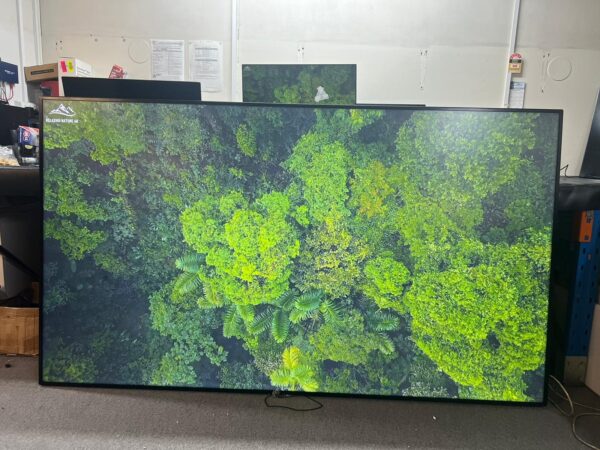 MASSIVE LG 98" UHD Digital Signage Display, 500nit , 24x7 usage - Image 7