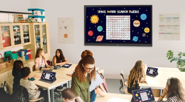 LG CreateBoard Touchscreen commercial display / Whiteboard