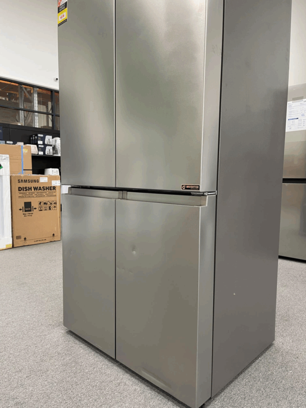 Hisense 609L PureFlat French Door Refrigerator - Image 2
