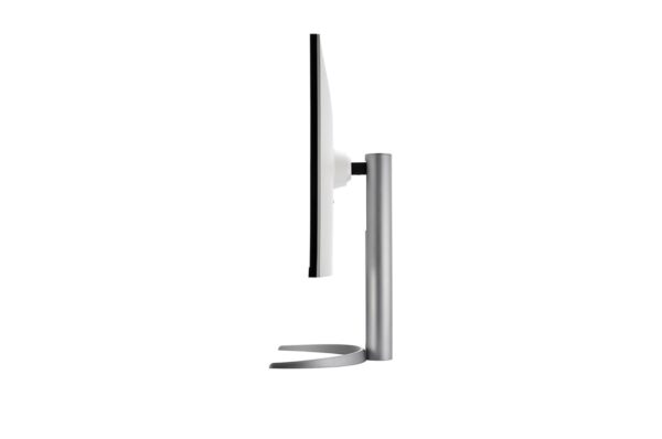 LG 31.5'' UHD 4K HDR Monitor - Image 4