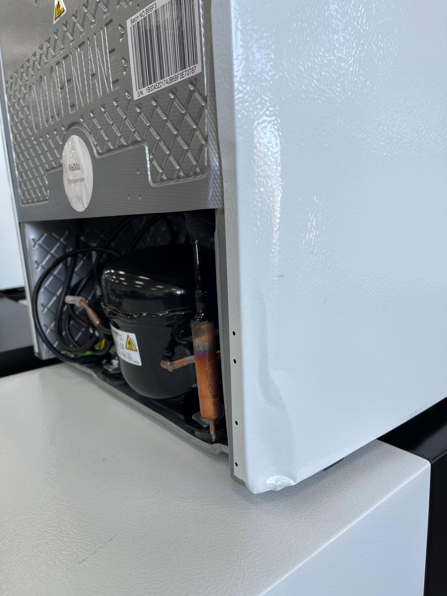 Hisense 45L Bar Fridge - White - Image 2